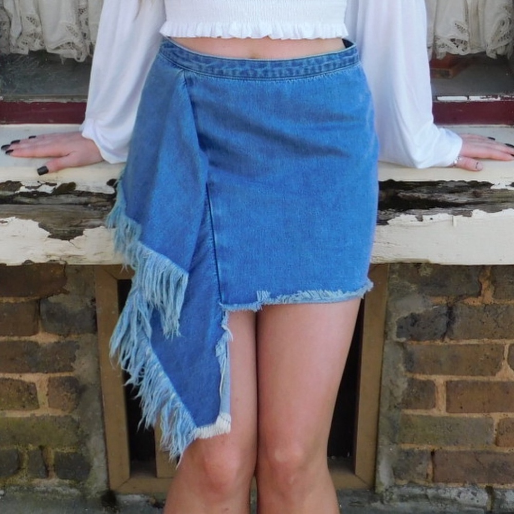 Women's Raw Edge Fringe Denim Mini Skirt